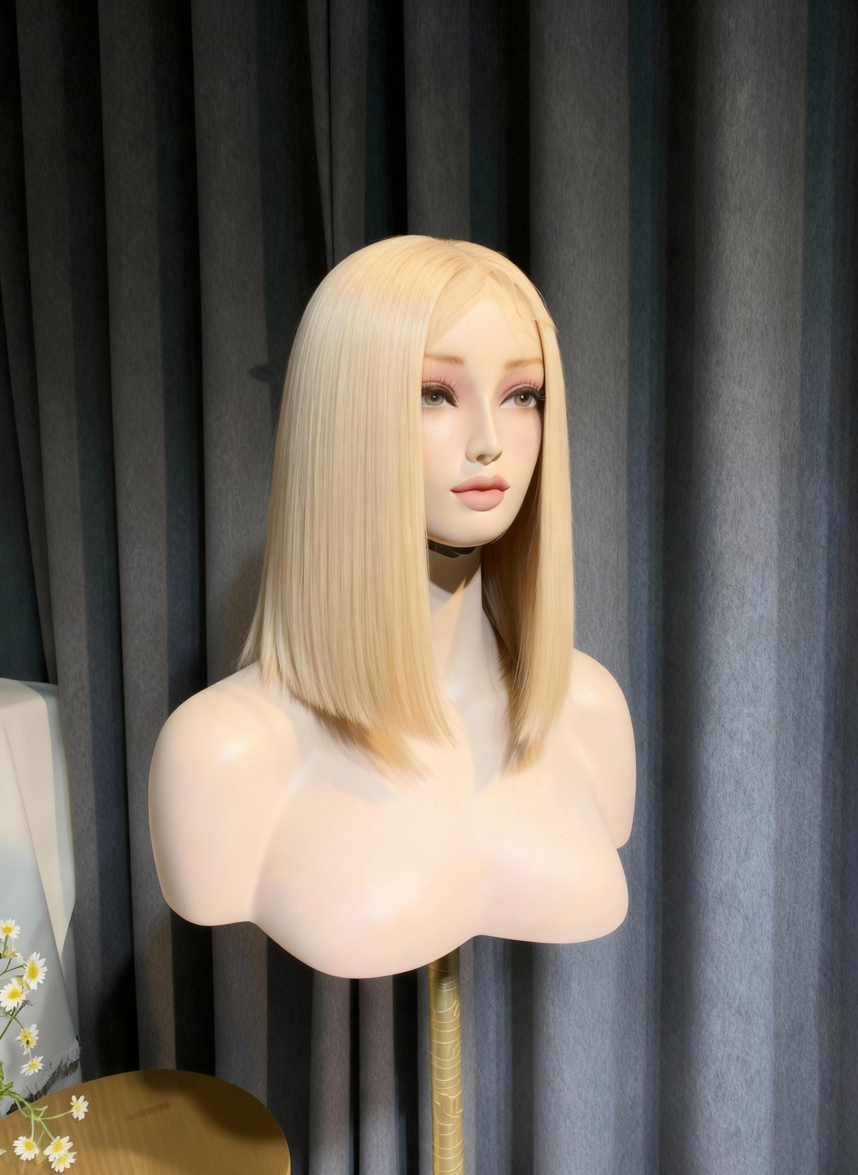 Sleek bob platinum